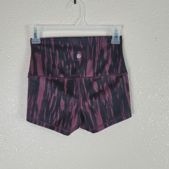 Lululemon Athletic Boogie Short Rolled Down Waistline Size 4 - Picture 3 of 7